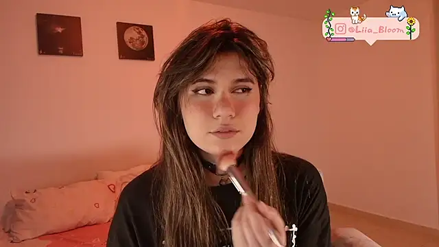 Snapshot of Liia-Bloom chatting on 09/14/25, 03:16 Liia-Bloom online show from 09/14/25, 03:16