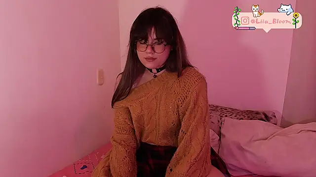 Snapshot of Liia-Bloom chatting on 04/06/26, 10:11 Liia-Bloom online show from 04/06/26, 10:11