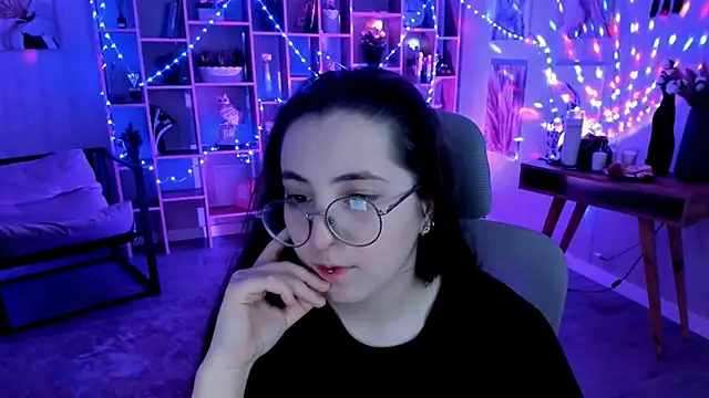 VirtuallVoyant online show from 09/11/25, 02:17