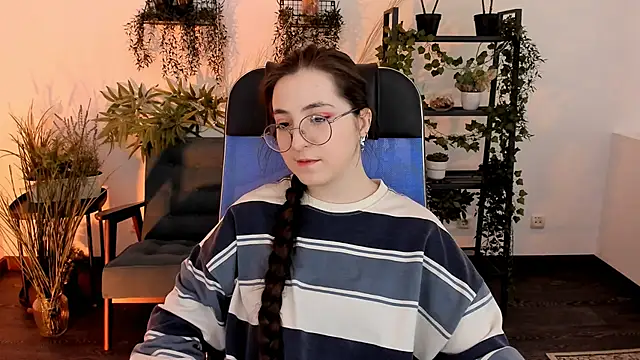 VirtuallVoyant online show from 12/03/25, 08:12