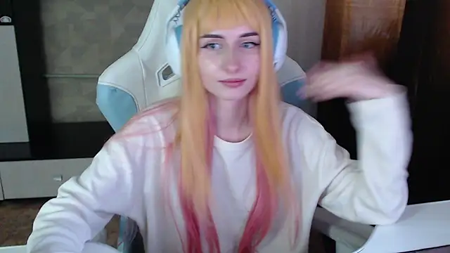 Cutti Crystal online show from 02/17/26, 03:14