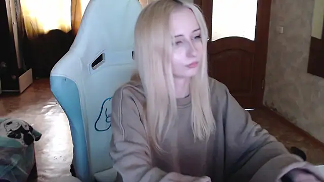 Cutti Crystal online show from 04/21/26, 02:51