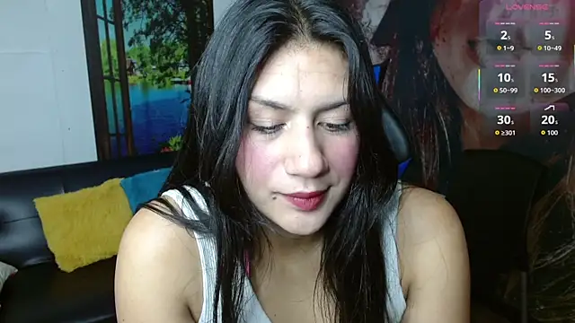 Snapshot of gigi_gilt_ chatting on 11/12/25, 04:13 gigi gilt online show from 11/12/25, 04:13