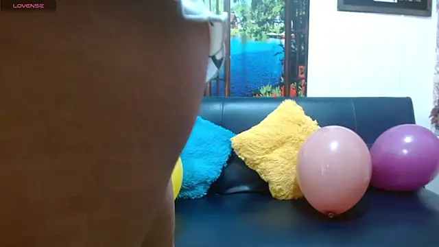 Snapshot of gigi_gilt_ chatting on 11/15/25, 04:21 gigi gilt online show from 11/15/25, 04:21