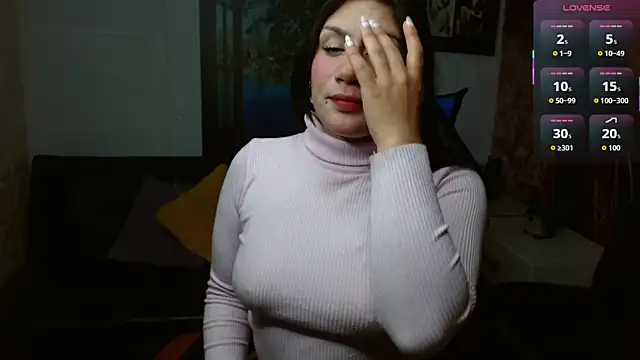 Snapshot of gigi_gilt_ chatting on 11/16/25, 04:07 gigi gilt online show from 11/16/25, 04:07