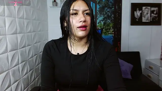 Snapshot of gigi_gilt_ chatting on 07/19/26, 01:15 gigi gilt online show from 07/19/26, 01:15