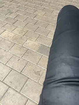 Snapshot of kamo012000 chatting on 09/09/25, 09:20 kamo012000 online show from 09/09/25, 09:20