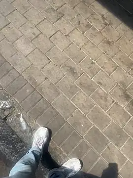 Snapshot of kamo012000 chatting on 09/23/25, 10:29 kamo012000 online show from 09/23/25, 10:29