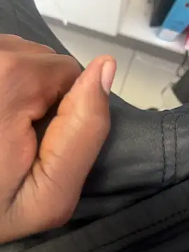 kamo012000 online show from 04/23/26, 08:46