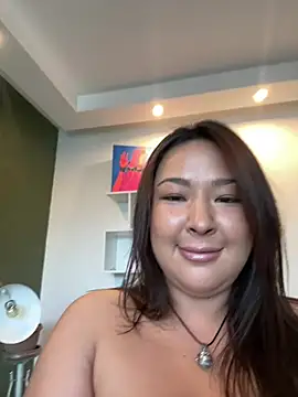 Snapshot of thedaynahoney chatting on 06/23/26, 11:52 thedaynahoney online show from 06/23/26, 11:52