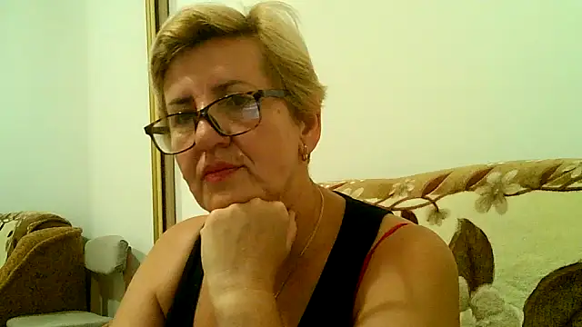 Snapshot of Dana4921 chatting on 09/20/25, 05:03 Dana4921 online show from 09/20/25, 05:03