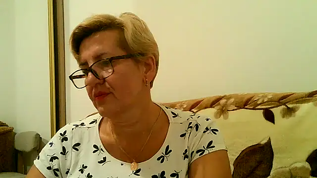 Snapshot of Dana4921 chatting on 09/22/25, 05:15 Dana4921 online show from 09/22/25, 05:15