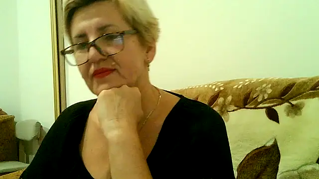 Snapshot of Dana4921 chatting on 09/27/25, 05:40 Dana4921 online show from 09/27/25, 05:40