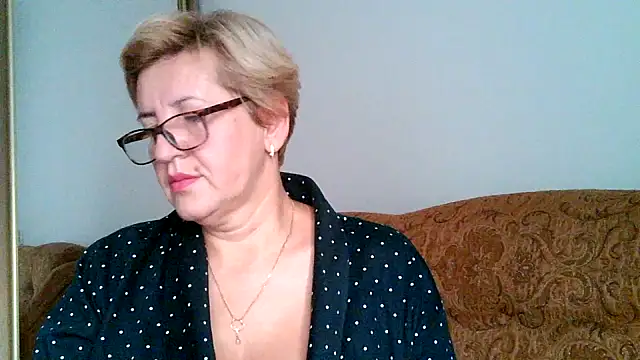 Snapshot of Dana4921 chatting on 10/08/25, 03:31 Dana4921 online show from 10/08/25, 03:31