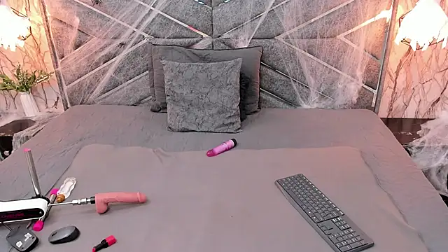 SASHA BROWNIE   online show from 10/16/25, 07:59