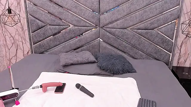 SASHA BROWNIE   online show from 03/14/26, 07:52