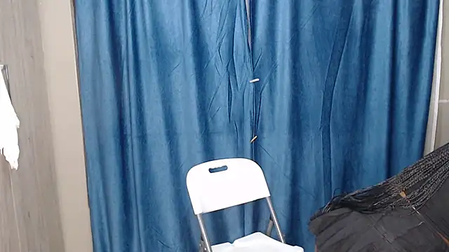 Snapshot of MiyaXo chatting on 09/18/25, 09:50 MiyaXo online show from 09/18/25, 09:50