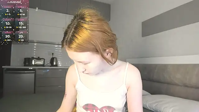 Snapshot of Clarity_Yumi chatting on 09/20/25, 03:18 Clarity Yumi online show from 09/20/25, 03:18