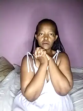 Snapshot of curvyyyyBabe chatting on 11/29/25, 07:39 curvyyyyBabe online show from 11/29/25, 07:39