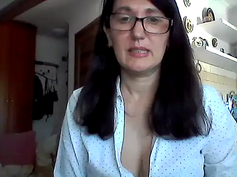 Elena48324 online show from 05/26/26, 07:15