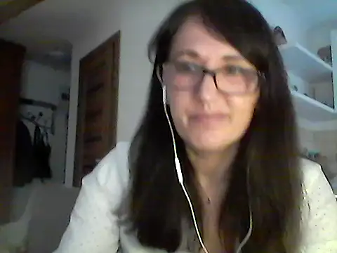 Elena48324 online show from 06/03/26, 05:29