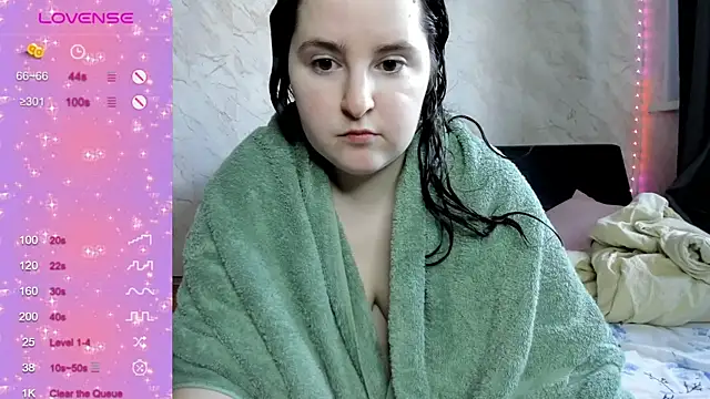 Snapshot of alice_allens chatting on 10/12/25, 10:47 alice allens online show from 10/12/25, 10:47