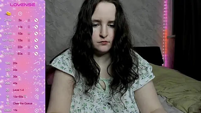 Snapshot of alice_allens chatting on 11/13/25, 03:55 alice allens online show from 11/13/25, 03:55