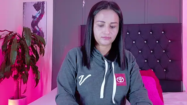 Zafiro  Brown online show from 09/29/25, 07:57