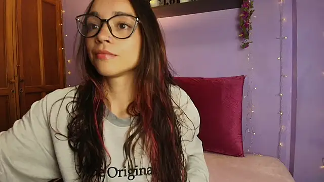 Dafne Mel online show from 10/18/25, 07:47