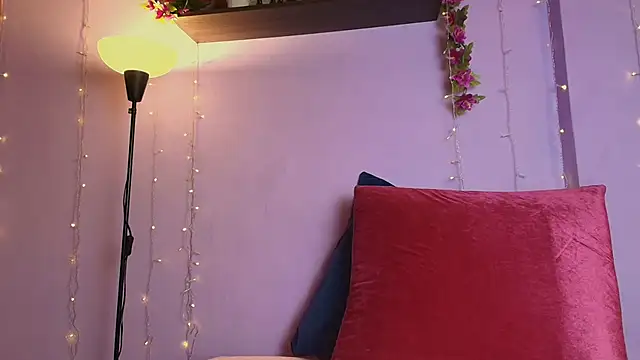 Dafne Mel online show from 10/21/25, 12:50