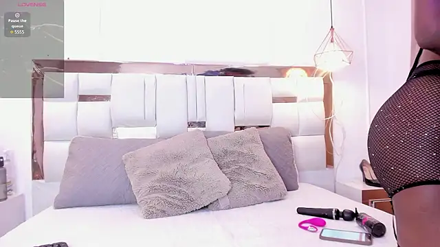 Skylar Smith  online show from 03/12/26, 12:33