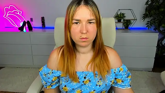 Snapshot of Sofii_darling chatting on 11/16/25, 05:29 Sofii darling online show from 11/16/25, 05:29