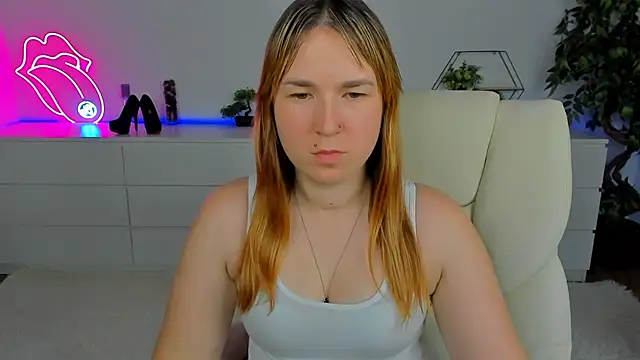 Snapshot of Sofii_darling chatting on 11/21/25, 05:33 Sofii darling online show from 11/21/25, 05:33