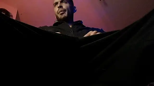 Snapshot of malek_xarx_ chatting on 03/31/26, 12:23 malek xarx online show from 03/31/26, 12:23