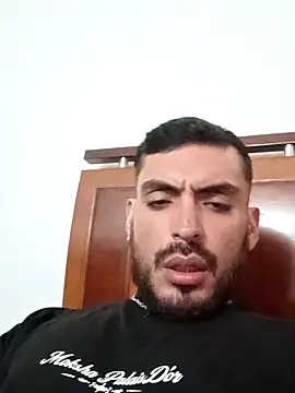 Snapshot of malek_xarx_ chatting on 04/28/26, 03:22 malek xarx online show from 04/28/26, 03:22