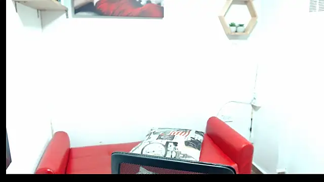 Snapshot of DIVAX_MONSERRAT chatting on 05/25/26, 06:36 DIVAX MONSERRAT online show from 05/25/26, 06:36