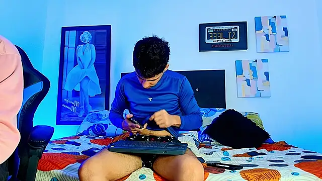 Snapshot of Luke_Stone chatting on 10/27/25, 09:41 Luke Stone online show from 10/27/25, 09:41