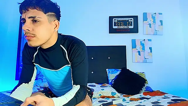 Snapshot of Luke_Stone chatting on 10/28/25, 06:43 Luke Stone online show from 10/28/25, 06:43