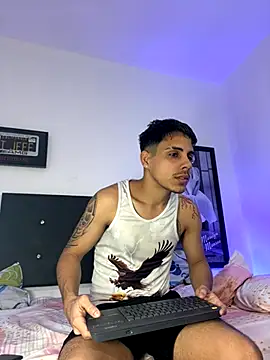 Snapshot of Luke_Stone chatting on 11/22/25, 10:42 Luke Stone online show from 11/22/25, 10:42