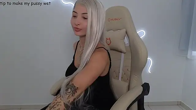 Miss-Brazil online show from 02/17/26, 12:34