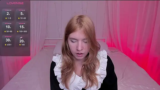 Snapshot of Iris_Rain chatting on 10/10/25, 12:37 Iris Rain online show from 10/10/25, 12:37