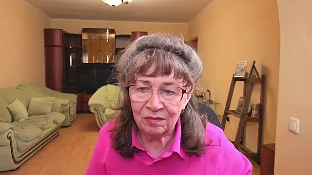 Snapshot of Betty_Brick chatting on 05/15/26, 04:36 Betty Brick online show from 05/15/26, 04:36