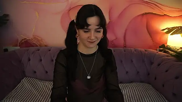 BerryDiva online show from 11/17/25, 09:42