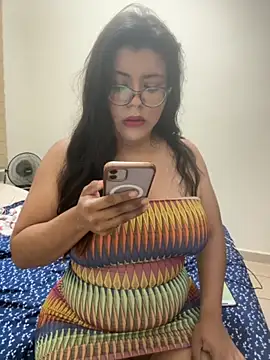 Snapshot of karysweetbeaury chatting on 09/27/25, 03:11 karysweetbeaury online show from 09/27/25, 03:11