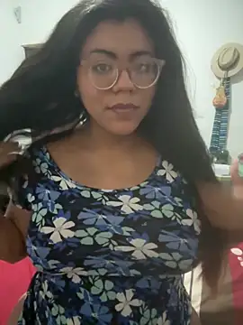 Snapshot of karysweetbeaury chatting on 04/08/26, 05:29 karysweetbeaury online show from 04/08/26, 05:29