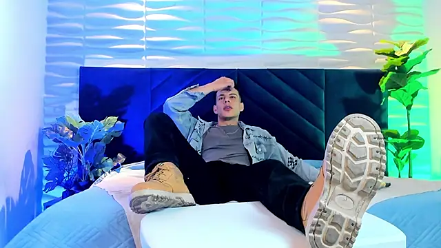 Dustin Sonne online show from 04/20/26, 04:37