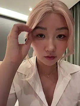 winter11 online show from 10/27/25, 01:59