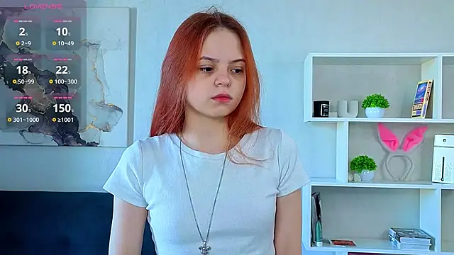 SynnoveBann online show from 04/17/26, 01:08