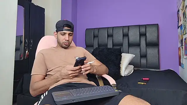 ashtoncooperr online show from 09/27/25, 06:35