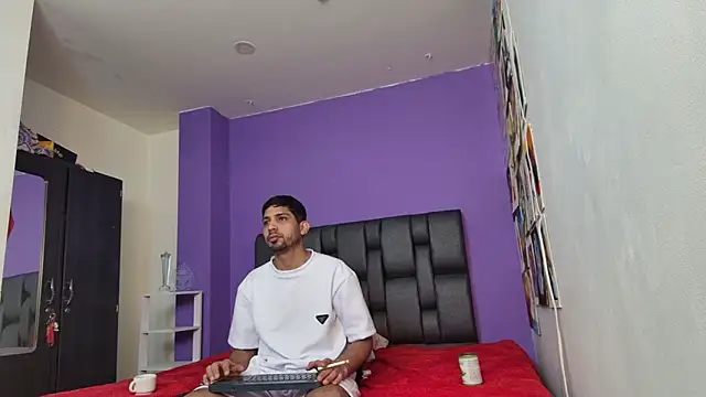 ashtoncooperr online show from 10/03/25, 05:43